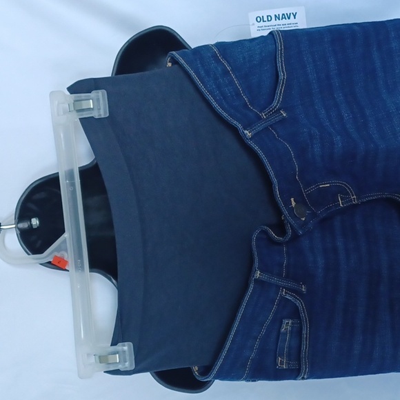 NWT Old Navy Maternity Jeans Straight Leg - Picture 2 of 5